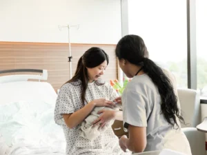 Bảo mẫu chăm sóc em bé tại nhà TP.HCM