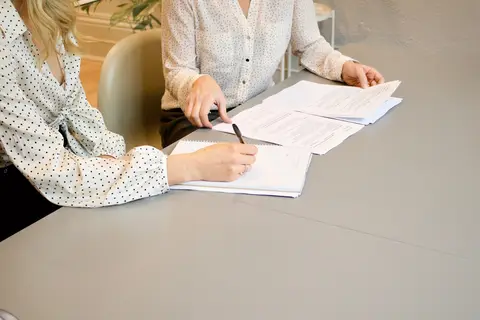 Giúp việc nhà uy tín tại TP.HCM — ký hợp đồng minh bạch với trung tâm giới thiệu